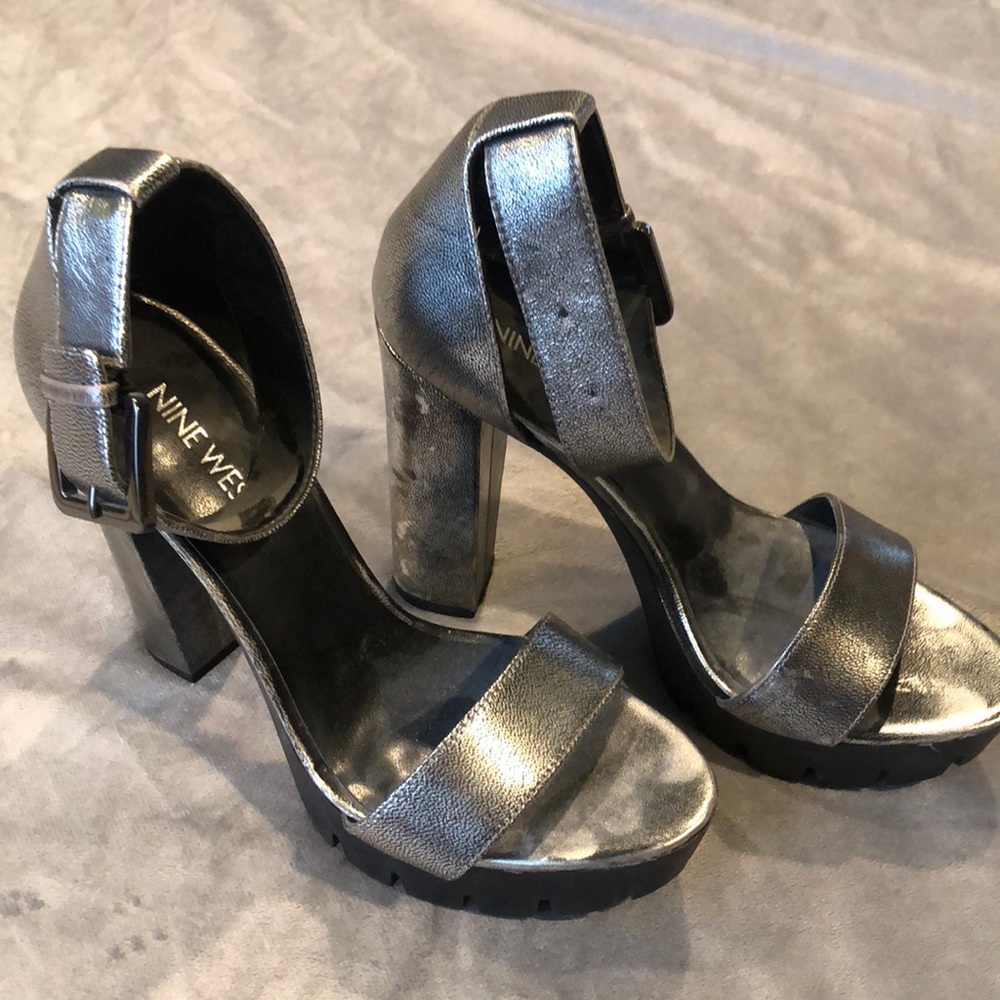 WOMENS NINE WEST HEELS